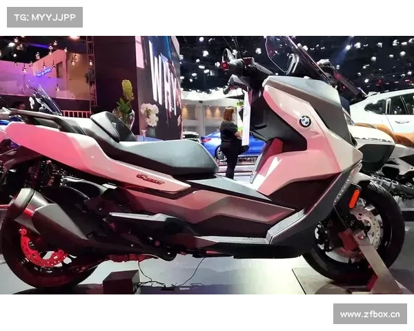 【新车速递】中型踏板新风尚,BMW发布2025款C 400 X_C 400 GT 【新车速递】中型踏板新风尚,BMW发布2025款C 400 X_C 400 GT